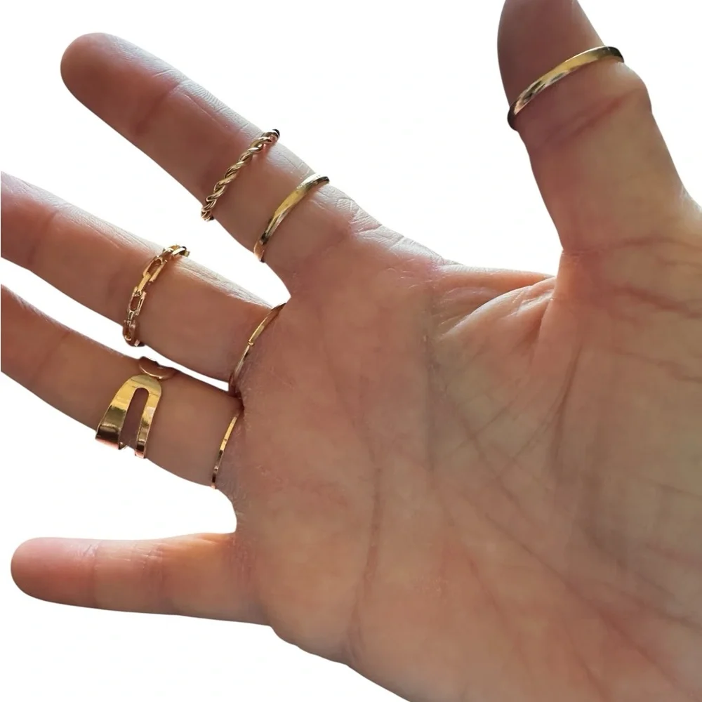 7 Piece Set Stackable Gold Rings
